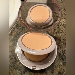 Laura Mercier pressed powder Bisque